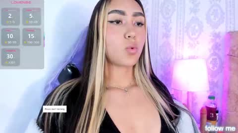 Snapshot of liaa_18 chatting on 10.04.25 Liaa online show from 10.04.25