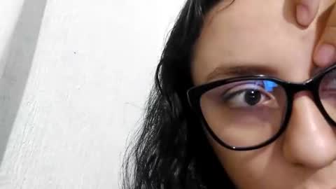 Snapshot of liaa_cute_ chatting on 12.17.24 lia online show from 12.17.24