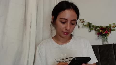 Snapshot of liaa_cute_ chatting on 01.17.25 lia online show from 01.17.25