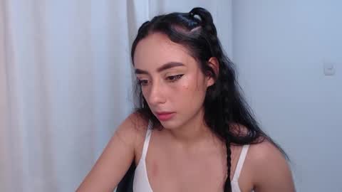 Snapshot of liaa_cute_ chatting on 05.28.26 lia online show from 05.28.26