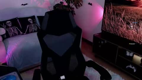 Liaa  online show from 10.12.25