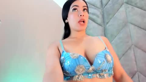 Lia cooper online show from 10.02.25