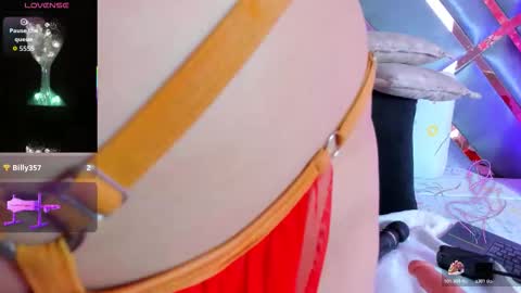 Snapshot of liaagener chatting on 11.28.25 Liaa online show from 11.28.25