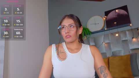 L I A   online show from 05.18.26