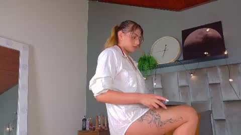 L I A   online show from 07.07.26