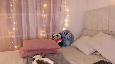 Snapshot of liabunny_ chatting on 05.17.26 Lia 3 online show from 05.17.26