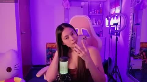 Snapshot of liabutera chatting on 06.18.26 Lia Butera online show from 06.18.26
