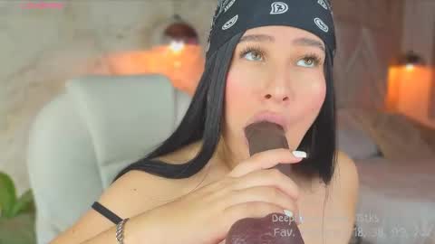 Lia Cox online show from 02.28.25