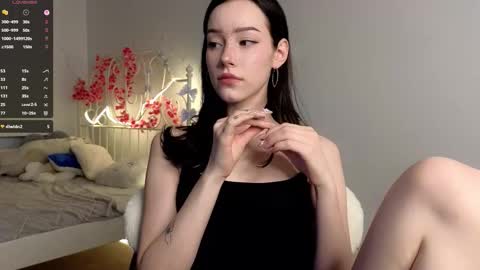 Snapshot of liaglamour chatting on 02.13.26 Lia online show from 02.13.26