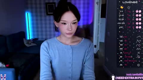 Snapshot of lialilia chatting on 10.09.25 lialilia online show from 10.09.25
