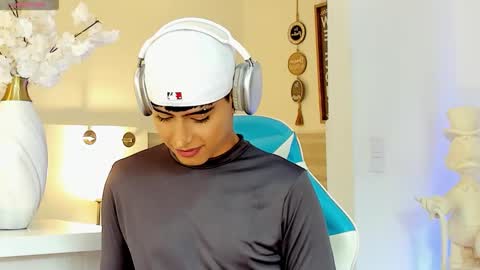 Snapshot of liam_055 chatting on 09.19.25 Liam online show from 09.19.25
