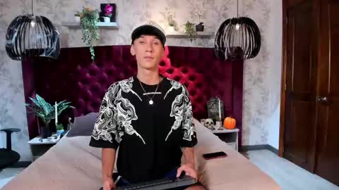 Snapshot of liam_and_tristan chatting on 10.30.25 Liam  Tristan online show from 10.30.25