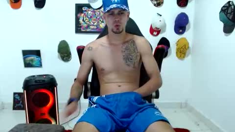 Snapshot of liam_andres12 chatting on 05.29.26 Andres online show from 05.29.26