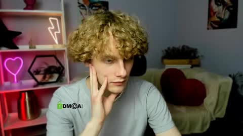 Snapshot of liam_bb chatting on 03.08.25 Liam online show from 03.08.25