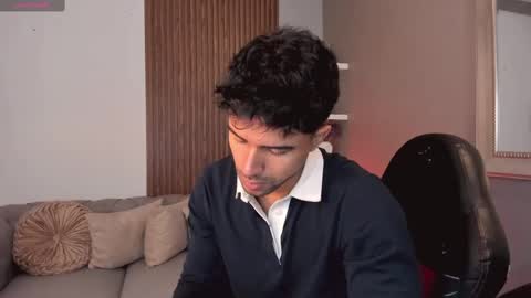 Liam Collins online show from 03.12.25