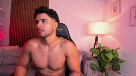 Snapshot of liam_colliins chatting on 05.08.26 Liam Collins online show from 05.08.26