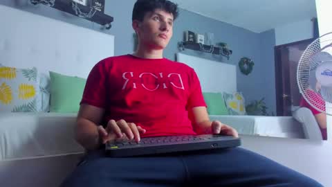 Snapshot of liam_conorr chatting on 12.14.24 liam_conorr online show from 12.14.24