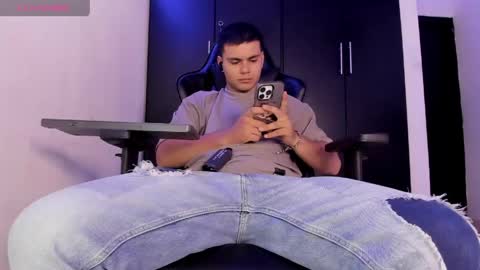Snapshot of liam_mateo_ chatting on 04.28.26 Liam online show from 04.28.26