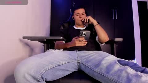 Snapshot of liam_mateo_ chatting on 05.09.26 Liam online show from 05.09.26