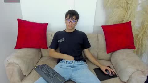 Snapshot of liam_orion chatting on 03.08.25 LIAM online show from 03.08.25