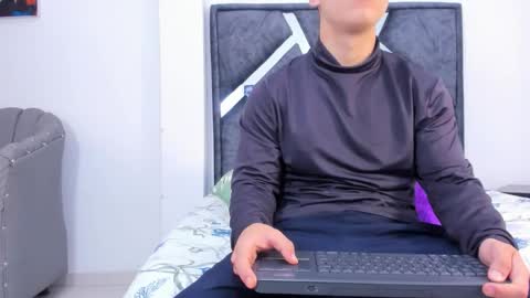 Call me Lian online show from 02.14.26