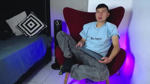 Snapshot of liam_sean chatting on 02.12.26 Liam online show from 02.12.26