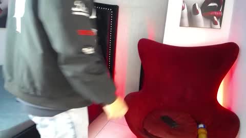 Snapshot of liam_sean chatting on 02.14.26 Liam online show from 02.14.26