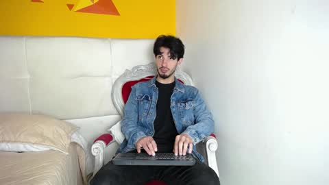 Snapshot of liamluxe chatting on 12.17.24 LiamLuxe online show from 12.17.24