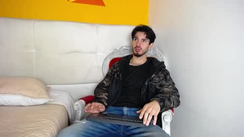 Snapshot of liamluxe chatting on 12.18.24 LiamLuxe online show from 12.18.24