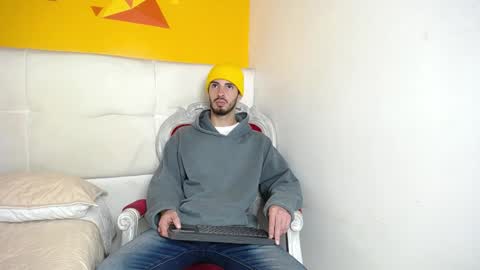 Snapshot of liamluxe chatting on 12.27.24 LiamLuxe online show from 12.27.24