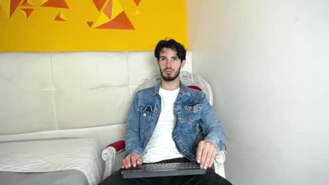 Snapshot of liamluxe chatting on 01.05.25 LiamLuxe online show from 01.05.25