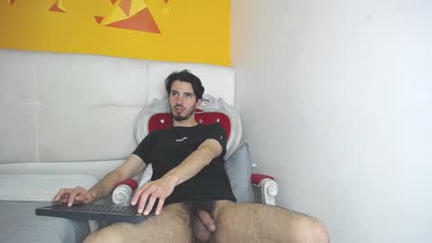 Snapshot of liamluxe chatting on 01.21.25 LiamLuxe online show from 01.21.25