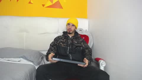 Snapshot of liamluxe chatting on 02.06.25 LiamLuxe online show from 02.06.25