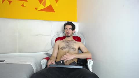 Snapshot of liamluxe chatting on 02.08.25 LiamLuxe online show from 02.08.25