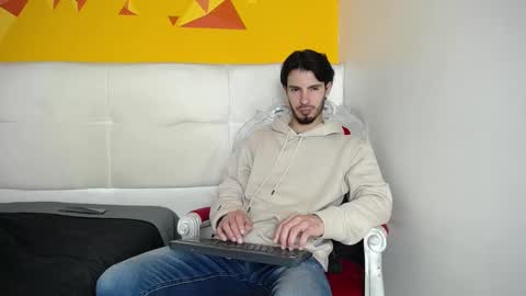 Snapshot of liamluxe chatting on 02.11.25 LiamLuxe online show from 02.11.25