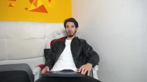 Snapshot of liamluxe chatting on 02.14.25 LiamLuxe online show from 02.14.25