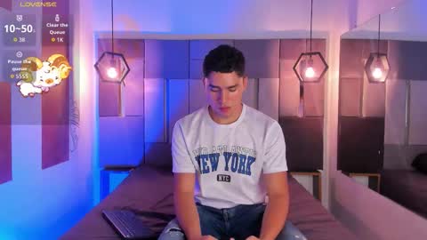 Snapshot of liamnovak chatting on 11.28.25 Liam online show from 11.28.25