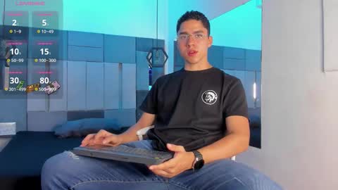 Snapshot of liamnovak chatting on 11.30.25 Liam online show from 11.30.25