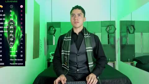 Snapshot of liamnovak chatting on 12.04.25 Liam online show from 12.04.25