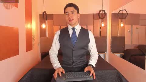 Snapshot of liamnovak chatting on 12.17.25 Liam online show from 12.17.25