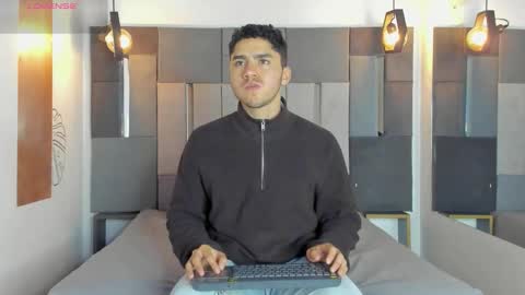 Snapshot of liamnovak chatting on 01.06.26 Liam online show from 01.06.26