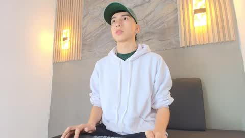 Snapshot of lian_cameron chatting on 01.09.26 lian_cameron online show from 01.09.26