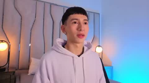 lian_cameron online show from 07.08.26