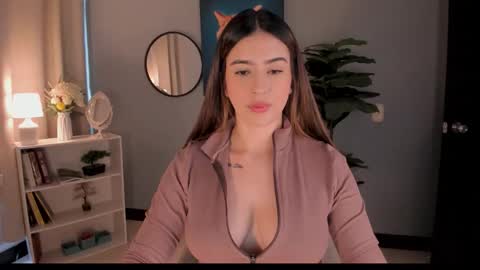 Lia online show from 11.19.25