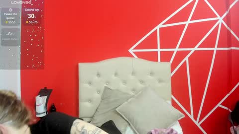 Lia Roberts online show from 01.04.25