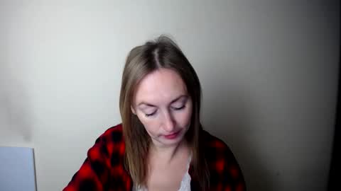 Snapshot of liasais_ chatting on 12.15.25 Lia online show from 12.15.25