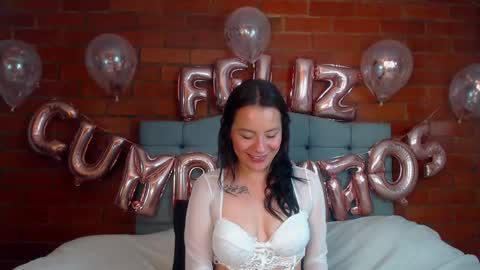 Snapshot of liataylor18 chatting on 12.25.24 LIA TAYLOR online show from 12.25.24