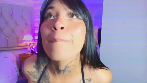 Snapshot of liathompson_fg chatting on 02.11.26 Lia online show from 02.11.26