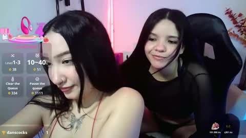 Snapshot of liavixen chatting on 10.22.25 Lia and Thiara online show from 10.22.25
