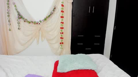 Lia online show from 02.14.25